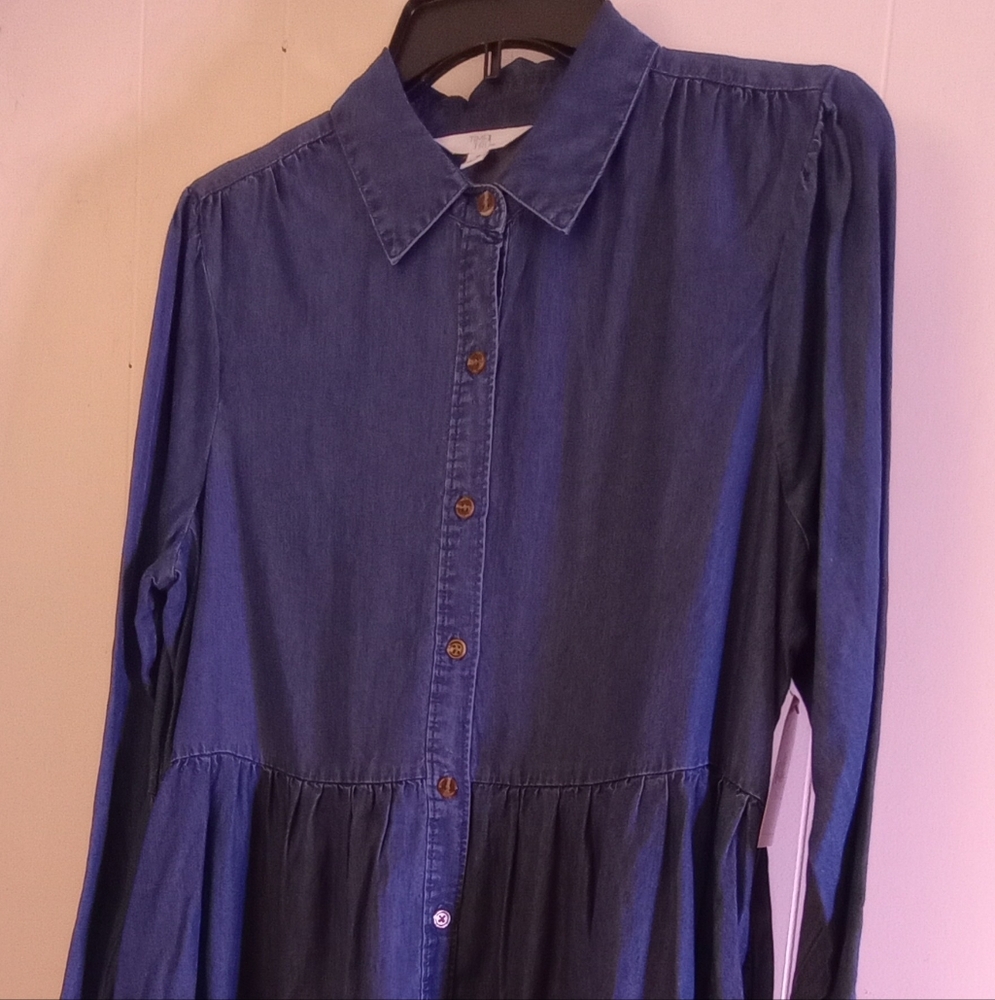 NWT Time and Tru light denim button up dress. Sz Med